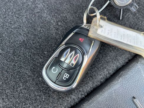 Used 2025 Buick Encore GX Preferred image 25