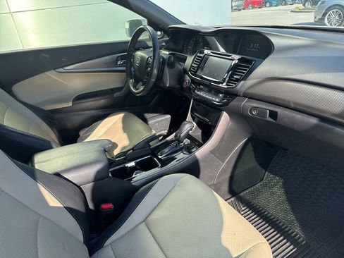 Used 2016 Honda Accord Touring image 31