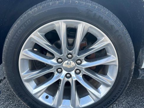 Used 2019 Chevrolet Suburban Premier w/ Premier Plus Edition image 7