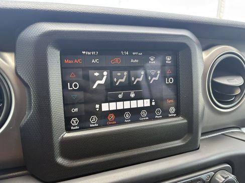 Used 2021 Jeep Wrangler Unlimited Sport AWD/4WD image 34