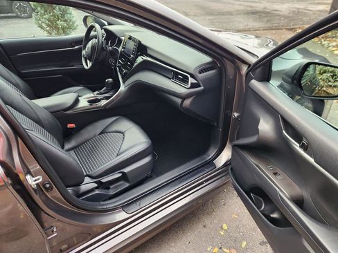 Used 2023 Toyota Camry SE image 11