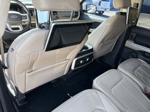 Used 2022 Ford Expedition Max Limited image 15
