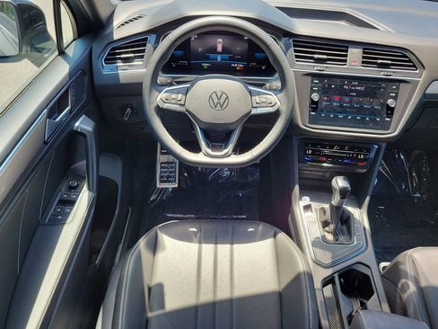 Used 2023 Volkswagen Tiguan SE R-Line FWD image 13