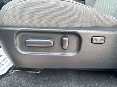 Used 2022 Toyota Tacoma SR5 w/ Technology Package image 14