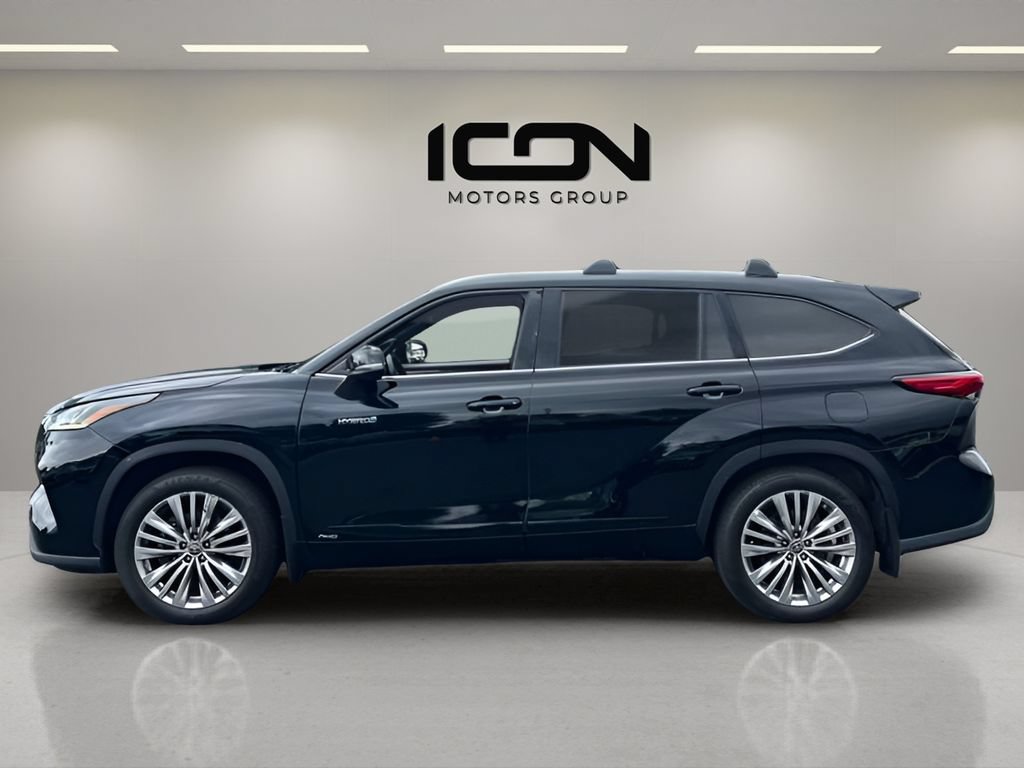 Used 2021 Toyota Highlander Platinum AWD/4WD image 2