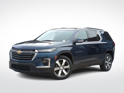 Used 2022 Chevrolet Traverse LT w/ LT Premium Package