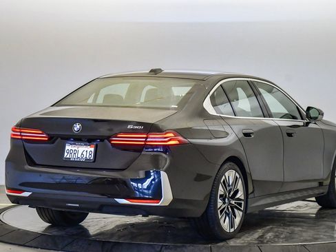 Used 2025 BMW 530i image 5