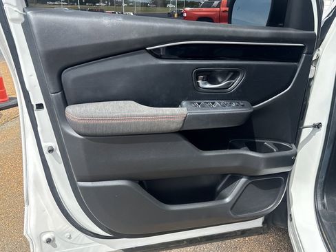 Used 2025 Honda Pilot Sport image 7
