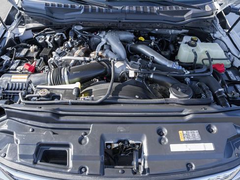 Certified 2022 Ford F450 Platinum w/ FX4 Off-Road Package image 25