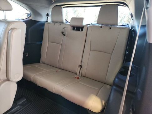 Certified 2021 Toyota Highlander XLE image 23