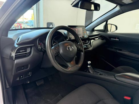 Used 2019 Toyota C-HR LE FWD image 17