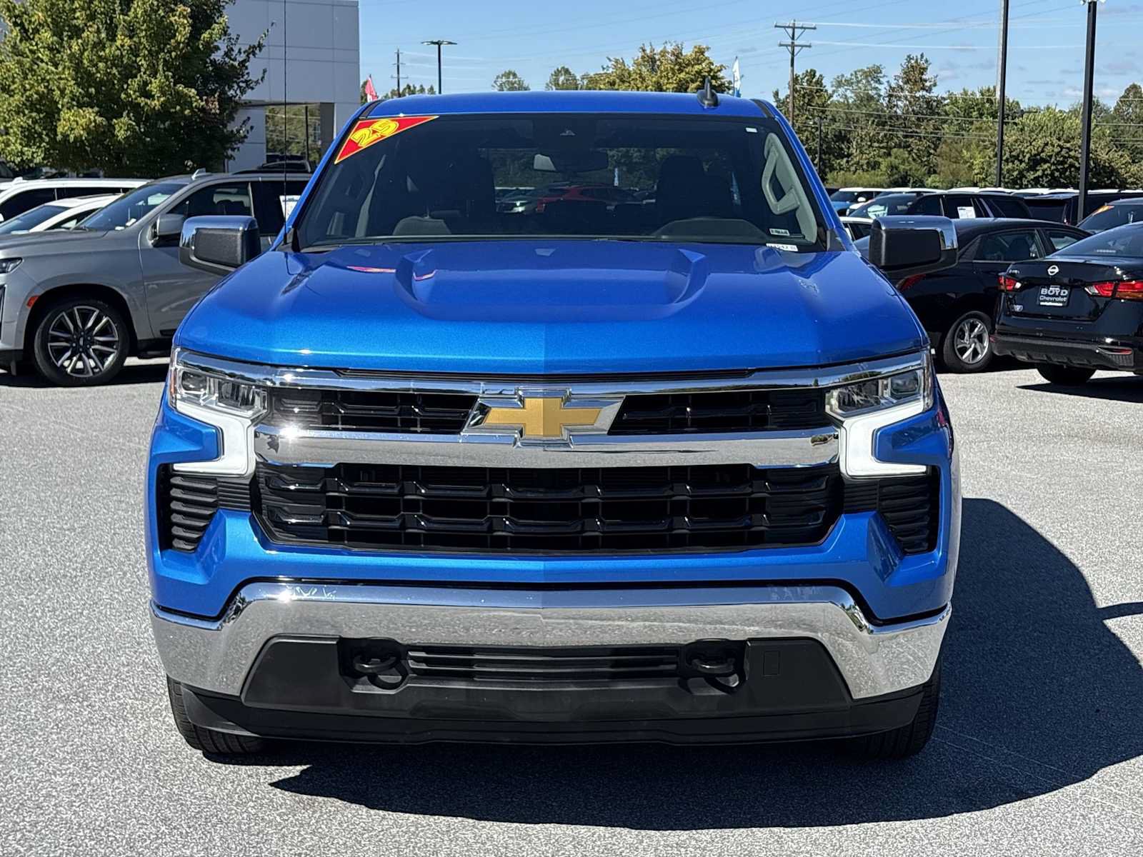 Used 2025 Chevrolet Silverado 1500 LT AWD/4WD image 3