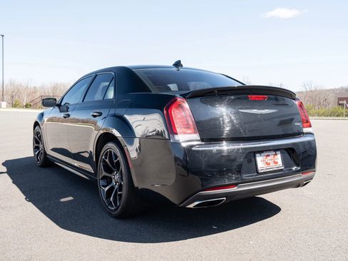 Used 2019 Chrysler 300 S w/ S Model Appearance Package image 4