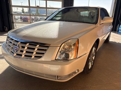 Used 2011 Cadillac DTS Premium w/ Driver Awareness Package FWD image 5