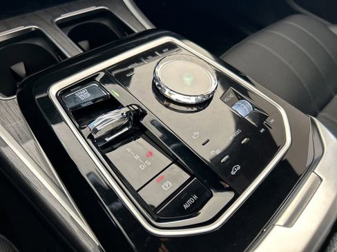 Used 2024 BMW 740i image 14