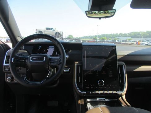 New 2026 GMC Yukon Denali Ultimate AWD/4WD image 16