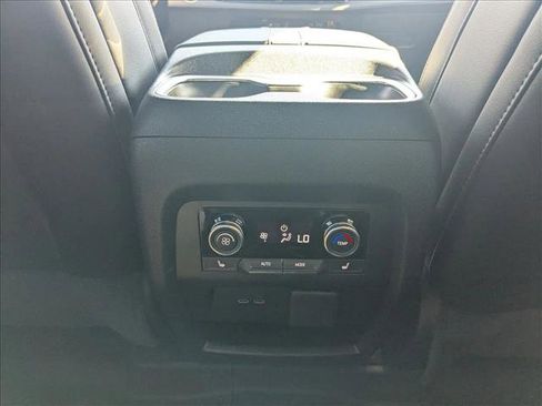 Used 2025 Buick Enclave Avenir w/ Super Cruise Package image 18