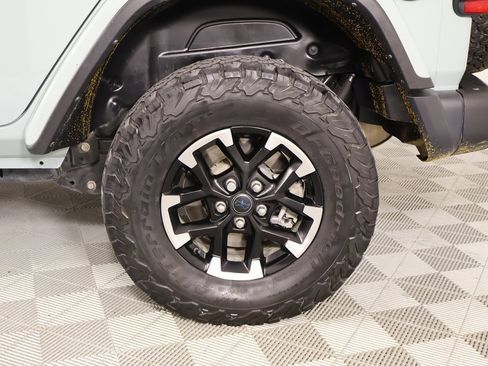 Used 2024 Jeep Wrangler Unlimited Rubicon 4xe image 19