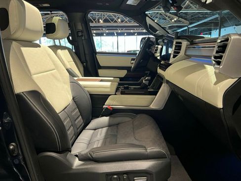 Used 2023 Toyota Sequoia 4WD image 38