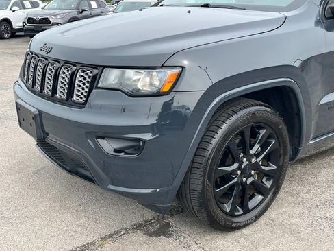 Certified 2018 Jeep Grand Cherokee Altitude RWD image 13