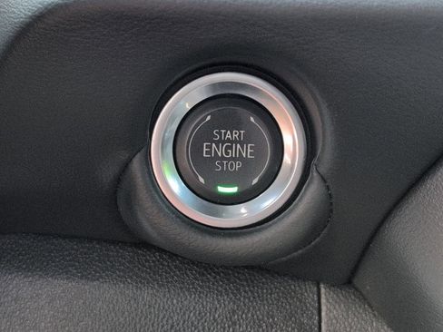 Used 2025 Chevrolet Suburban Premier AWD/4WD image 24