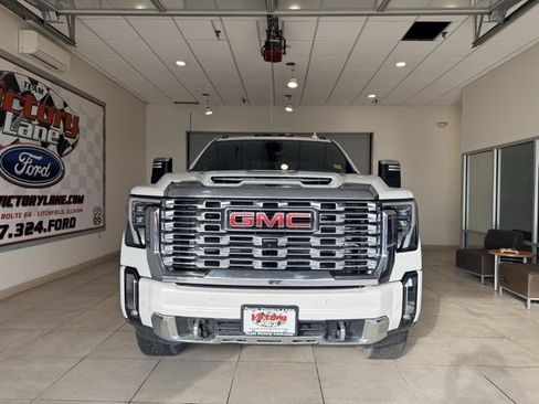 Used 2024 GMC Sierra 3500 Denali w/ Technology Package image 2