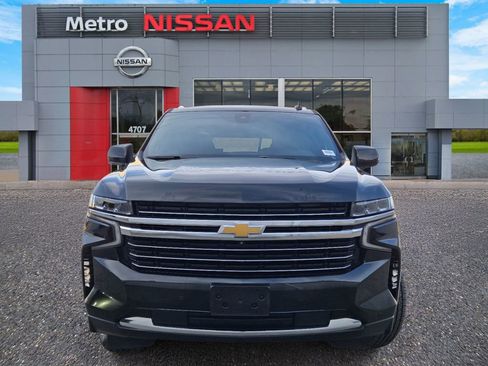 Used 2021 Chevrolet Suburban LT w/ LT Signature Package image 2