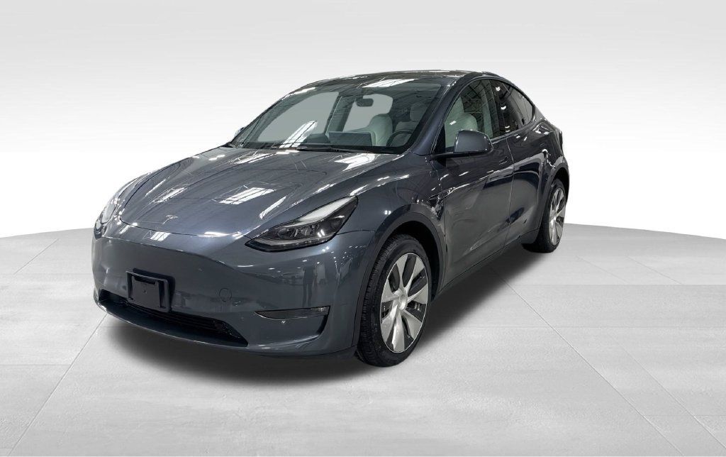 Used 2024 Tesla Model Y Long Range AWD/4WD image 10