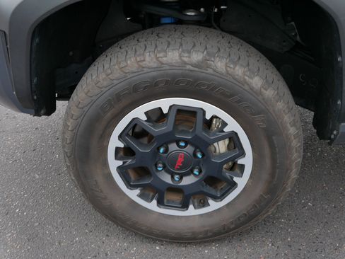 Used 2024 Toyota Tacoma TRD Off-Road image 16