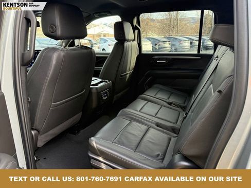 Used 2025 Chevrolet Suburban Z71 image 33