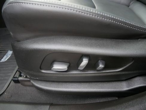 Used 2025 Cadillac XT6 Sport image 17