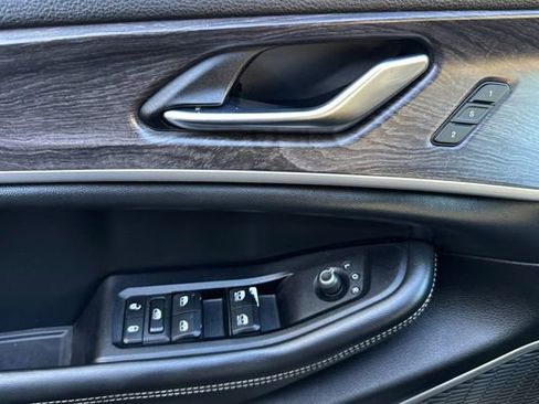 Certified 2022 Jeep Grand Cherokee Limited image 15