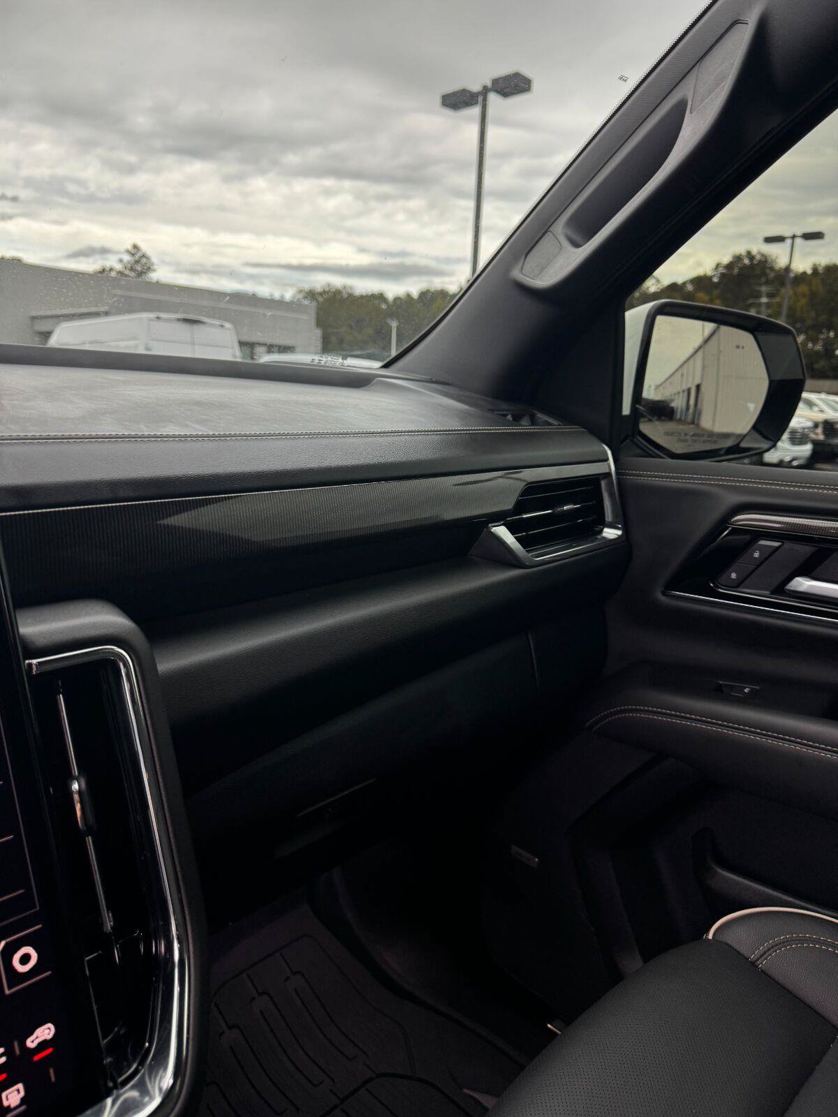 Used 2025 GMC Yukon XL Elevation w/ LPO, Floor Liner Package RWD image 24