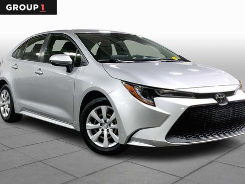 Certified 2020 Toyota Corolla LE image 2
