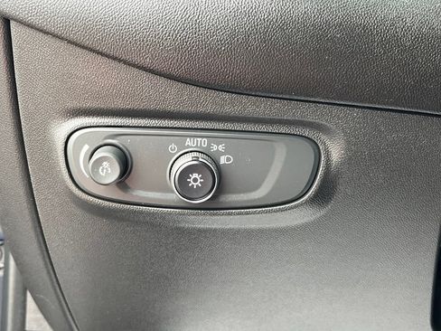 Used 2020 Chevrolet Equinox LS w/ LS Convenience Package FWD image 15