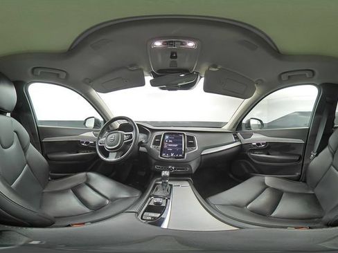 Used 2022 Volvo XC90 T5 Momentum AWD/4WD image 28