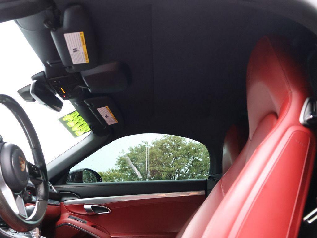 Used 2024 Porsche 718 Boxster RWD image 33