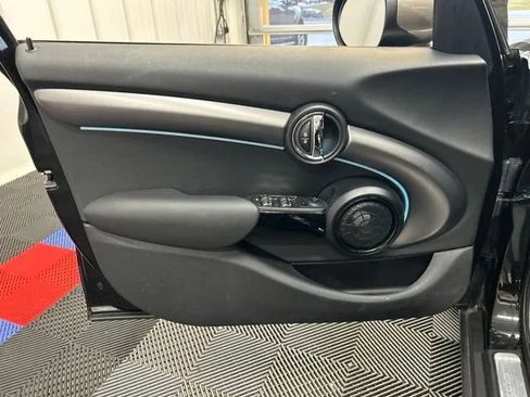 Used 2022 MINI Cooper 4-Door Hardtop FWD image 8