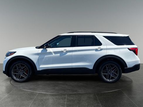 Used 2025 Ford Explorer ST AWD/4WD image 5