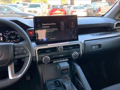 Used 2025 Toyota Tacoma TRD Off-Road image 6