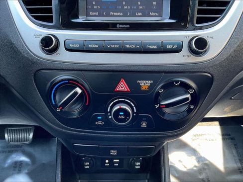 Used 2019 Hyundai Accent SE FWD image 14