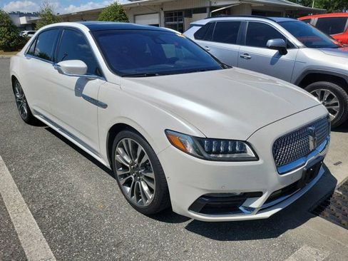 Used 2017 Lincoln Continental Reserve w/ Luxury Package AWD/4WD image 2