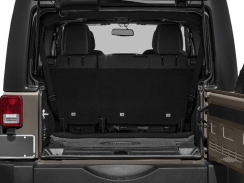 Used 2016 Jeep Wrangler Unlimited Rubicon image 16