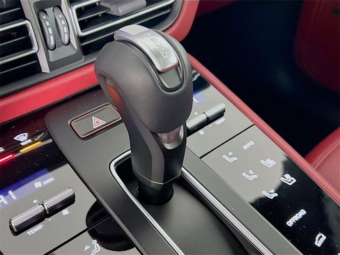 New 2026 Porsche Macan GTS image 19