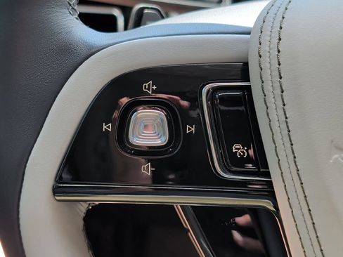 Used 2025 Lincoln Aviator AWD w/ Jet Appearance Package image 12