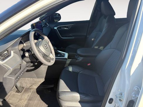 Used 2023 Toyota RAV4 XSE AWD/4WD image 11