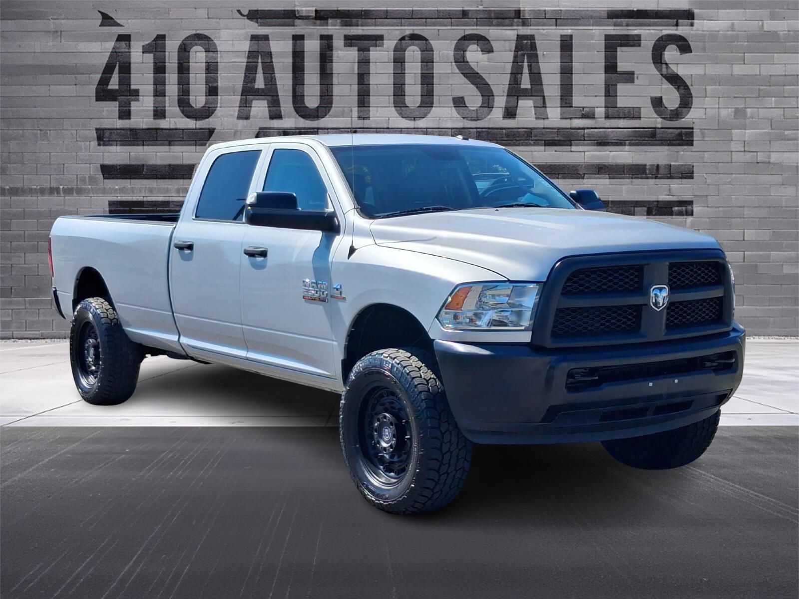 Used 2017 RAM 2500 Tradesman w/ Popular Equipment Group AWD/4WD image 1