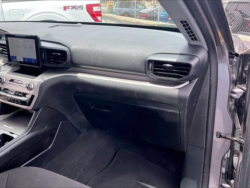 Used 2021 Ford Explorer XLT RWD image 15