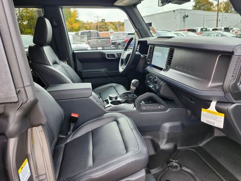 New 2025 Ford Bronco Badlands image 11