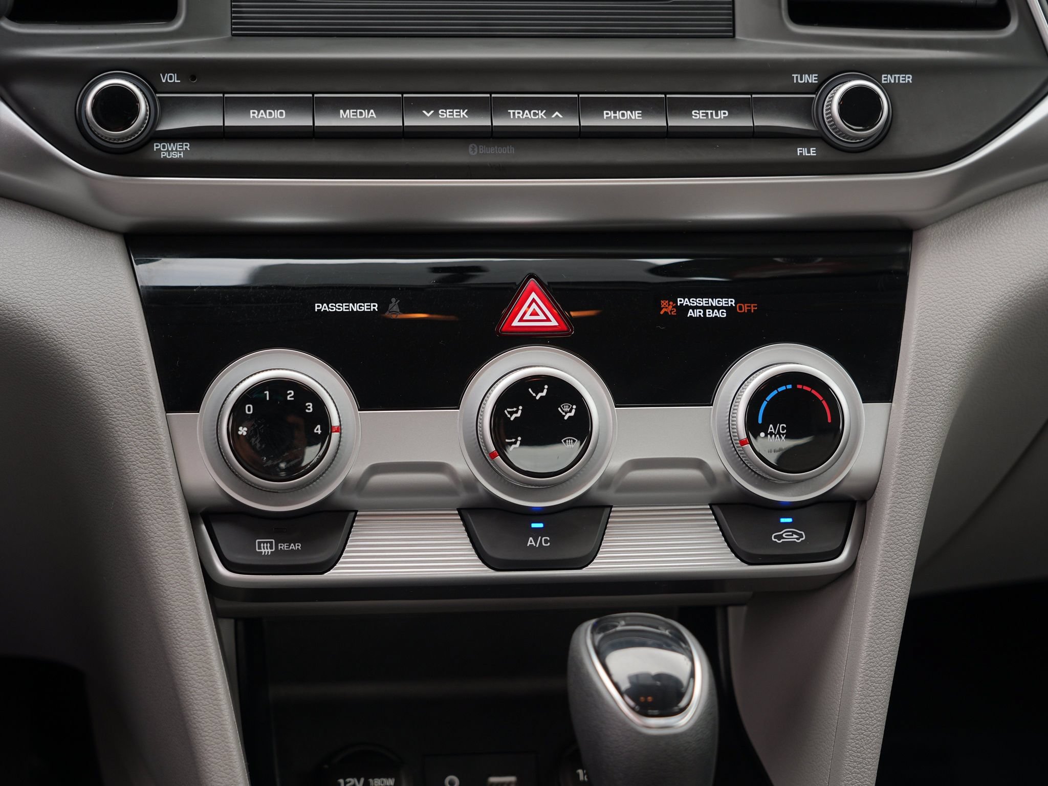 Used 2019 Hyundai Elantra SE FWD image 24
